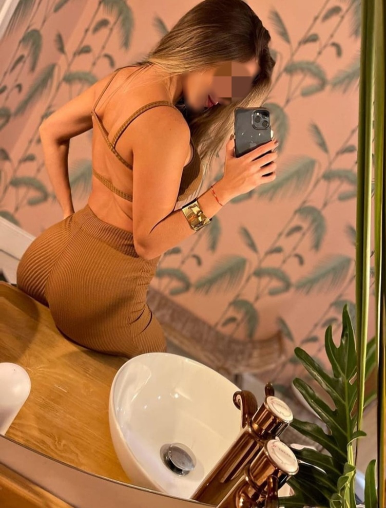 escort en Sevilla quiere tener una cita con hombres cachondos