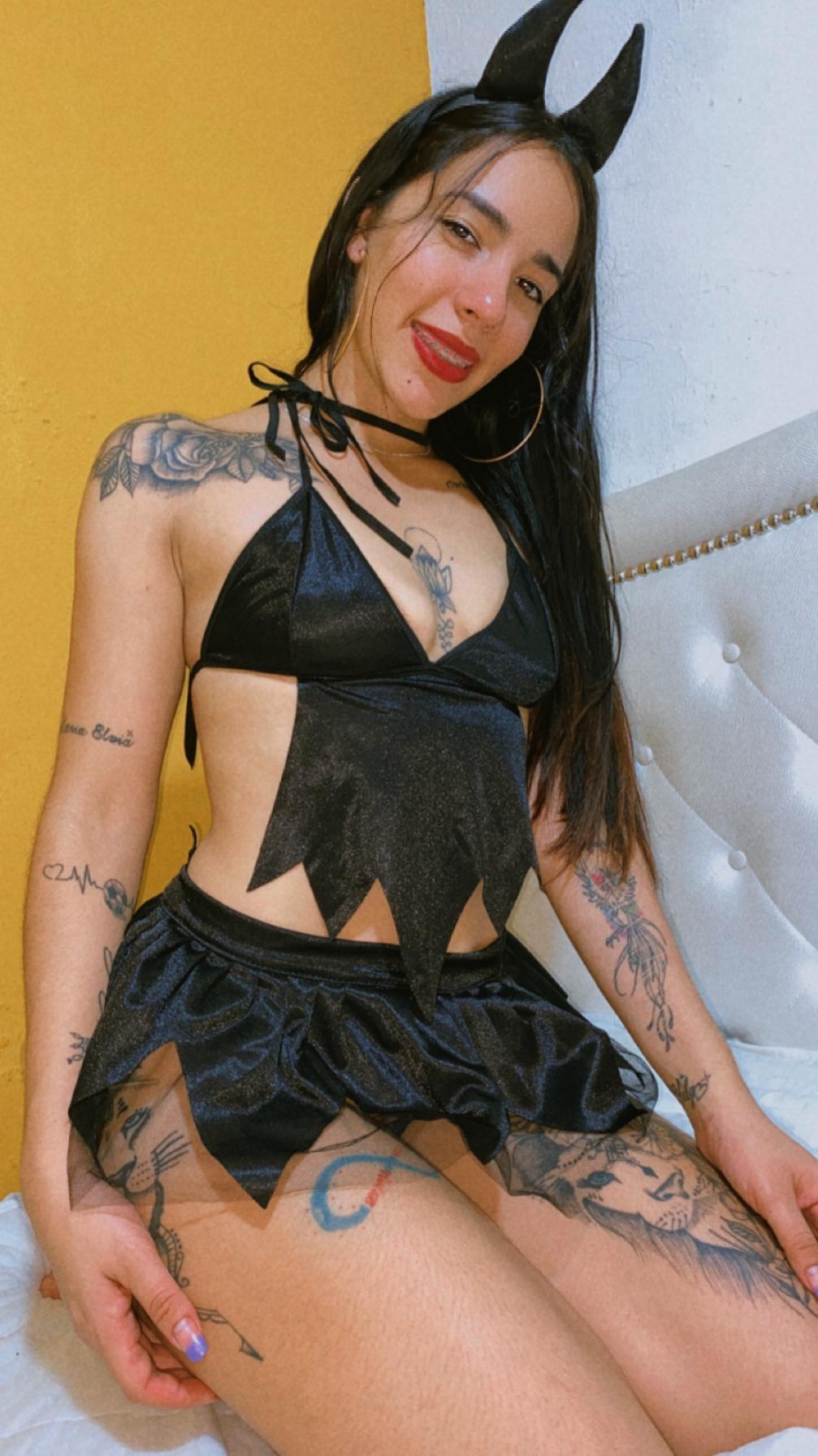 caliente morena ofrece chat caliente
