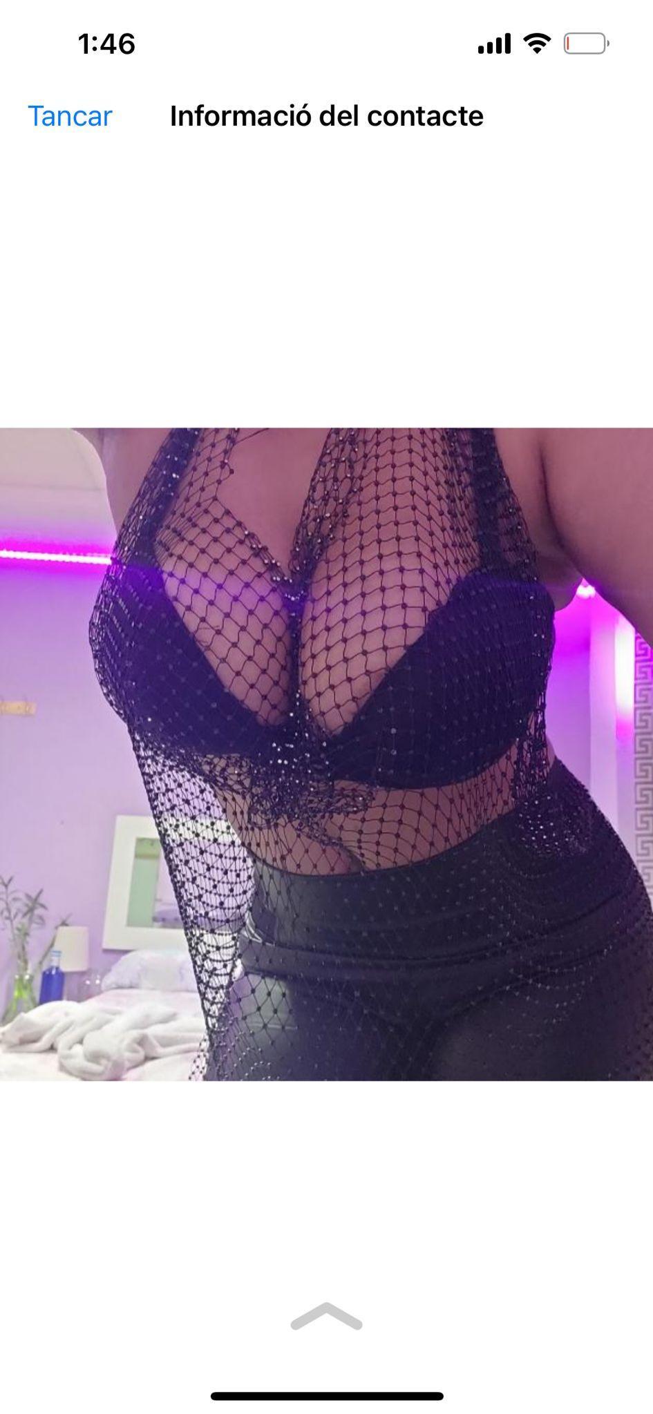 Atractiva escort con grandes tetas ofrece compañia