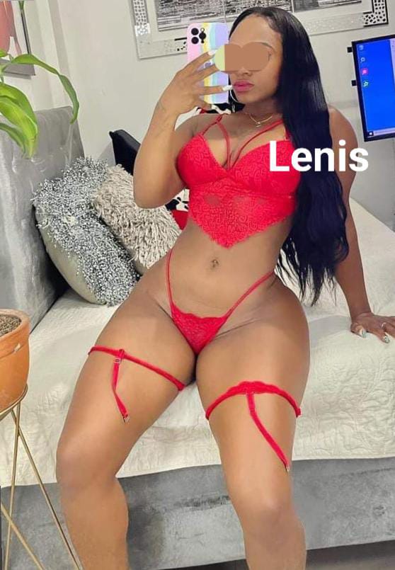 escort latina con lenceria roja con ganas de salir con gente